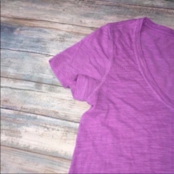 Banana Republic Basic Lavender Blouse - Picture 4 of 4